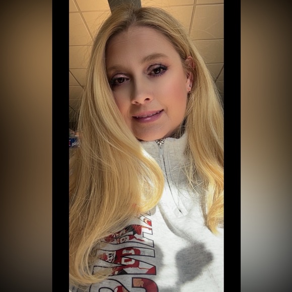 Meet your Posher, Kimberly - Picture 1 of 2